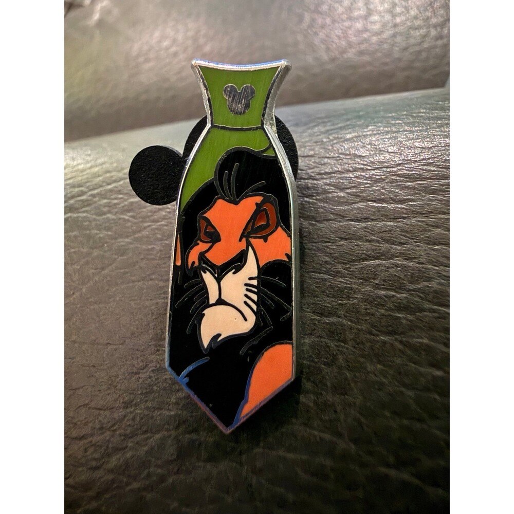 2015 Hidden Mickey - Disney Villain Neckties - Scar trading pin